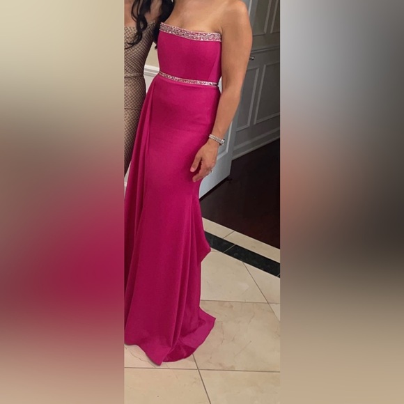 Alex Perry Raspberry Satin Draped Column Gown - Picture 8 of 8